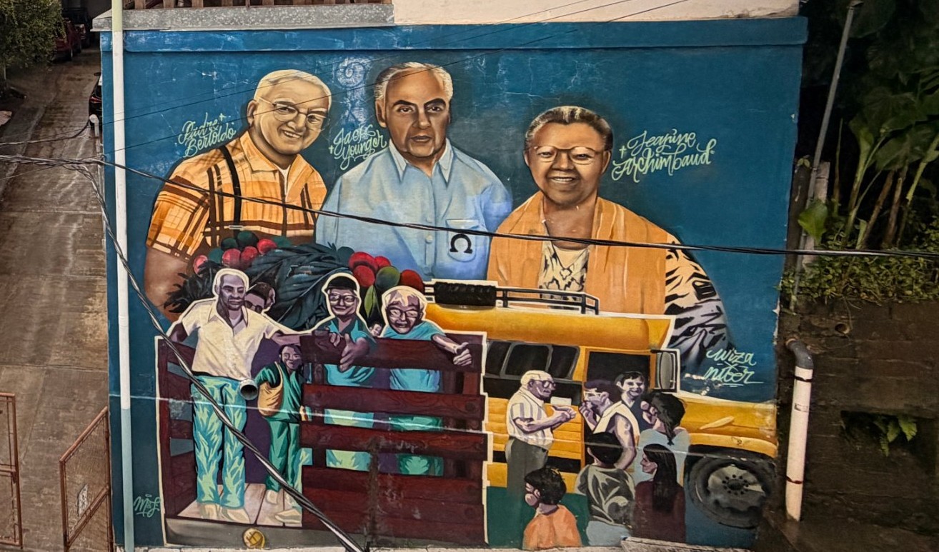 IMG_1605-mural-crop Mural in Nuevo Progreso honoring the founders of Hospital de la Familia